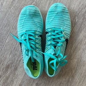 Nike teal Flyknit shoes Size 11